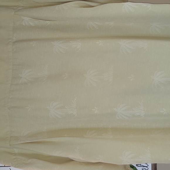 Men's Tommy Bahama Yellow Top - Picture 5 of 6
